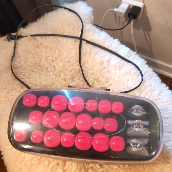 CONAIR 20 Piece Velvet Hot Roller With Pins Set - Picture 1 of 2